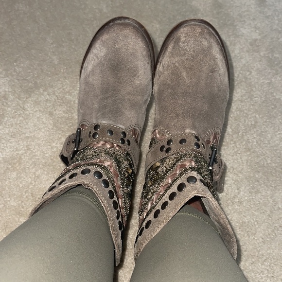 Flying Monkey Boots - Picture 3 of 3